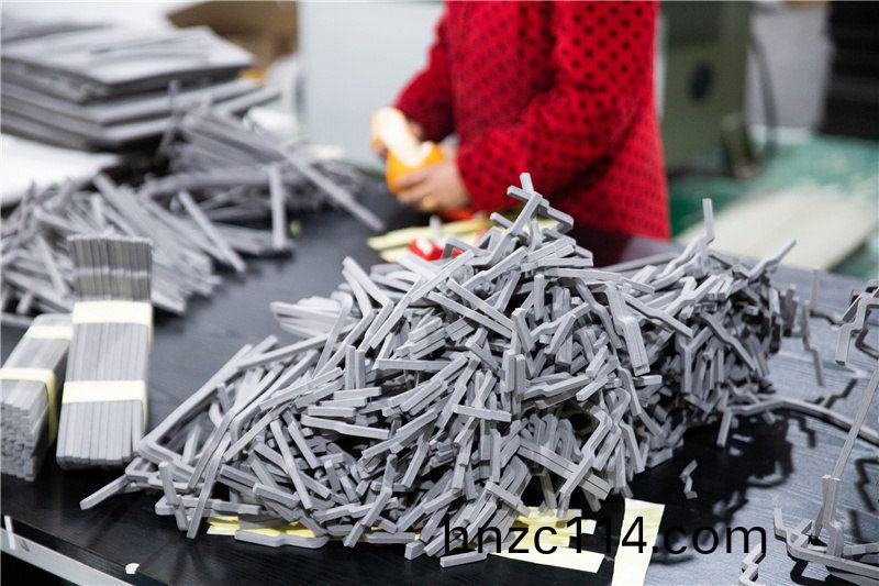 CR減震(zhen)保溫條(tiao)